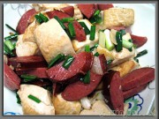 香肠炒豆腐的做法