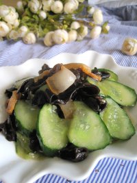 腊肉炒黑木耳黄瓜的做法