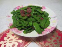 荷兰豆香肠的做法