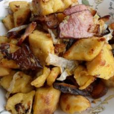 腊肉炒烧饼的做法 腊肉炒烧饼的做法
