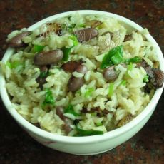红花豆腊肉饭的做法