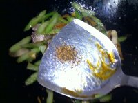 西芹香干炒腊肉的做法