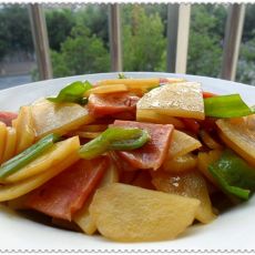 土豆片炒火腿的做法 土豆片炒火腿的做法