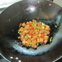 黄豆火腿豆腐丁的做法