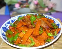 胡萝卜炒腊肉的做法