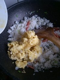 火腿蛋炒饭的做法