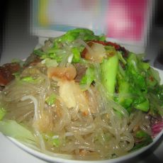 包菜粉丝炖腊肉的做法 包菜粉丝炖腊肉的做法