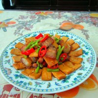 豆腐片炒腊肉的做法