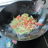 火腿鱿鱼豆腐丝的做法