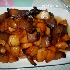 土豆烧腊肉的做法 土豆烧腊肉的做法