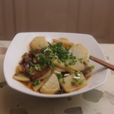 腊肉炒土豆的做法
