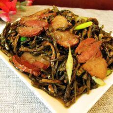 腊肉焖干豇豆的做法 腊肉焖干豇豆的做法