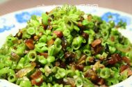 蕹菜杆炒腊肉碎的做法