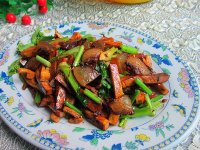 香芹香干炒腊肉的做法