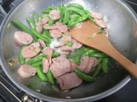 香肠炒甜豆的做法