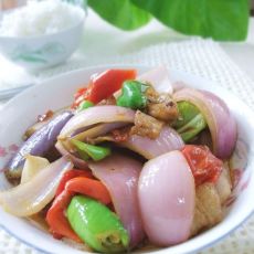 洋葱茄子回锅肉的做法 洋葱茄子回锅肉的做法