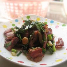 蒜苗炒腊肉的做法