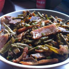 扑豆角炒腊肉的做法 扑豆角炒腊肉的做法