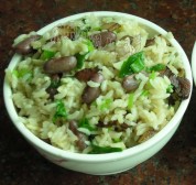 红花豆腊肉饭的做法