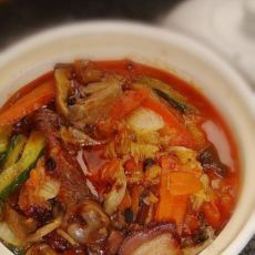 腊味香辣杂蔬煲的做法 腊味香辣杂蔬煲的做法