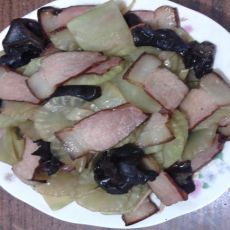 腊肉木耳炒莴笋的做法 腊肉木耳炒莴笋的做法