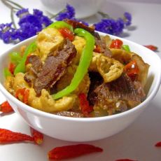 腊肉煮爆豆腐的做法 腊肉煮爆豆腐的做法