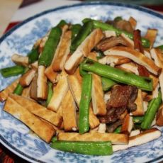 腊肉香干四季豆的做法 腊肉香干四季豆的做法