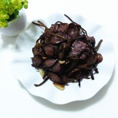 茶树菇炒腊肠的做法