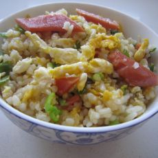 鸡蛋火腿炒饭的做法 鸡蛋火腿炒饭的做法