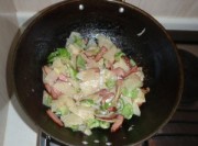 腊肉青椒土豆片的做法