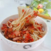 剁椒火腿粉的做法