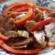 双椒炒腊肉的做法