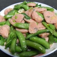 香肠炒甜豆的做法 香肠炒甜豆的做法