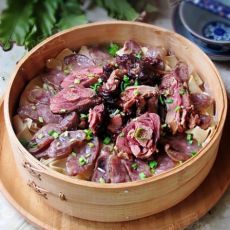 豆腐皮蒸腊味的做法