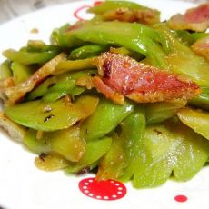 腊肉炒苦瓜的做法 腊肉炒苦瓜的做法