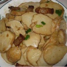 腊肉焖芋头仔的做法 腊肉焖芋头仔的做法