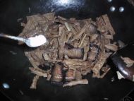 腊肉干笋的做法