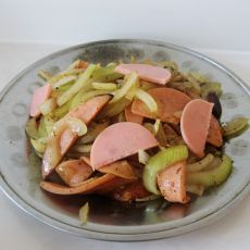 火腿炒圆葱的做法 火腿炒圆葱的做法