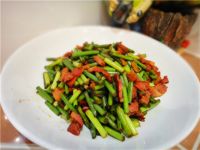蒜苔炒腊肉的做法