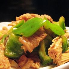 青椒肉片炒腐竹的做法 青椒肉片炒腐竹的做法