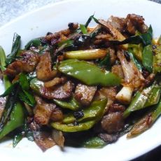 炒回锅肉的做法 炒回锅肉的做法