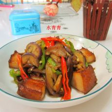 腊肉烧茄片的做法 腊肉烧茄片的做法