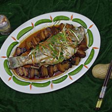 蒸腊肉鲈鱼的做法 蒸腊肉鲈鱼的做法