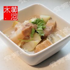 萝卜炖腊肉的做法