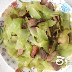 清炒莴苣腊肉片的做法 清炒莴苣腊肉片的做法
