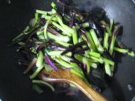 腊肉紫菜苔的做法