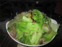 包菜粉丝炖腊肉的做法
