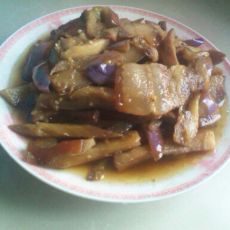 腊肉炒茄子的做法 腊肉炒茄子的做法