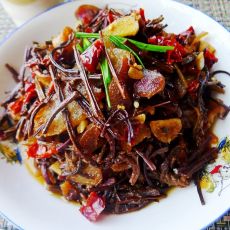 蕨菜干炒腊肉的做法 蕨菜干炒腊肉的做法