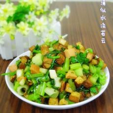 芹香炒三丁的做法 芹香炒三丁的做法